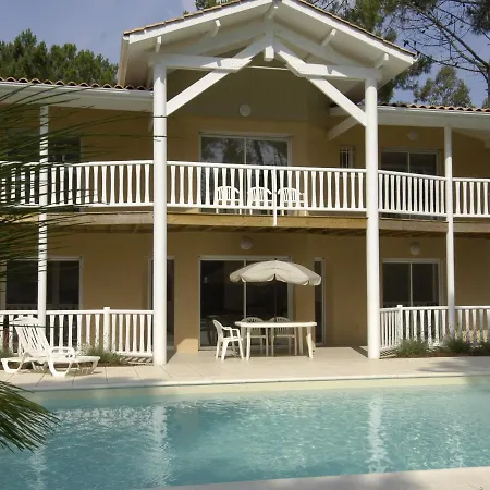 In Aquitaine With Private Pool & Villa