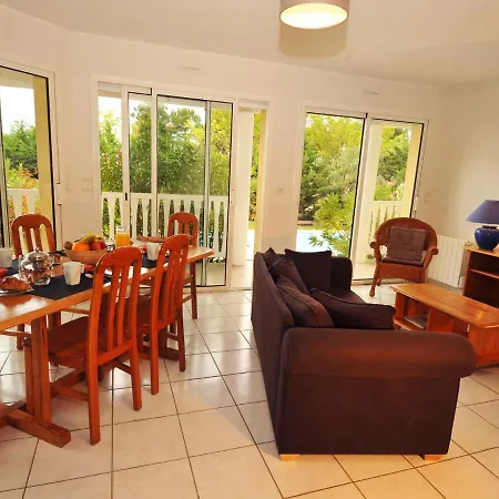 With A Private Pool In Lacanau-ocean