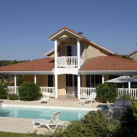 Villa In Aquitaine With Private Pool & Lacanau
